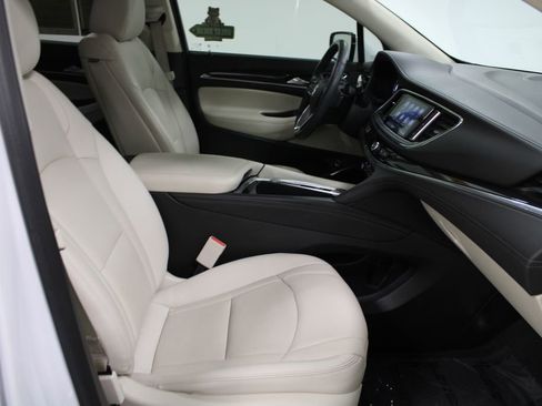 Used 2024 Buick Enclave Essence w/ Technology Package image 28
