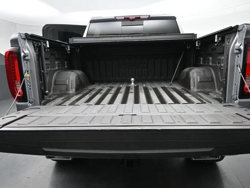 Used 2025 GMC Sierra 1500 AT4 w/ AT4 Premium Package AWD/4WD image 14