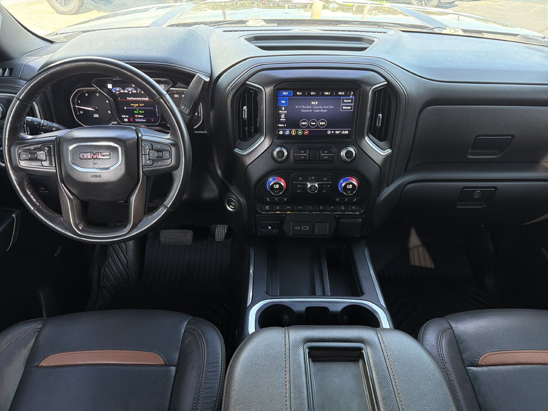 Used 2022 GMC Sierra 2500 AT4 w/ AT4 Premium Plus Package AWD/4WD image 2