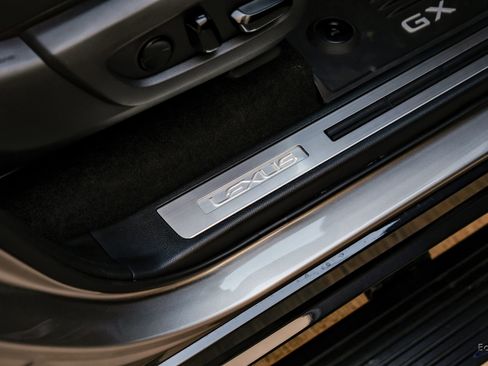 Used 2025 Lexus GX 550 w/ Accessory Package (2T) image 45