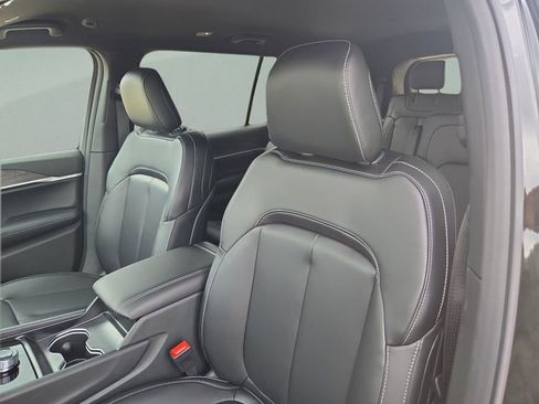 New 2025 Jeep Grand Cherokee L Limited RWD image 14