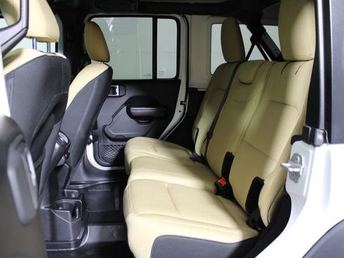 Used 2019 Jeep Wrangler Unlimited Sport S image 11