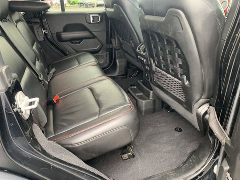 Used 2022 Jeep Wrangler Unlimited Rubicon w/ Cold Weather Group image 12