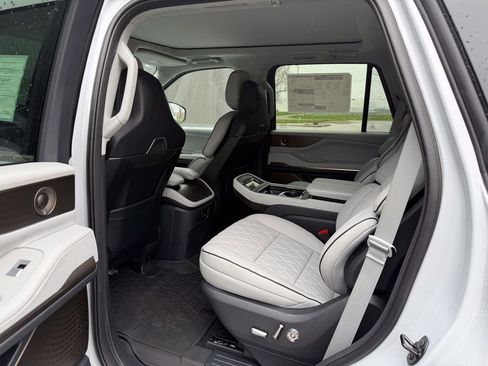 New 2026 Lincoln Navigator Black Label image 16