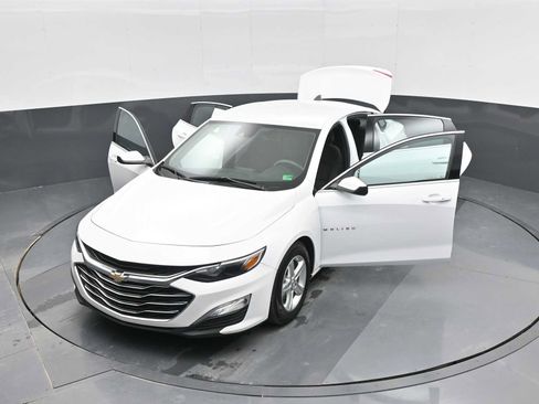 Used 2022 Chevrolet Malibu LS w/ Driver Confidence Package II FWD image 38