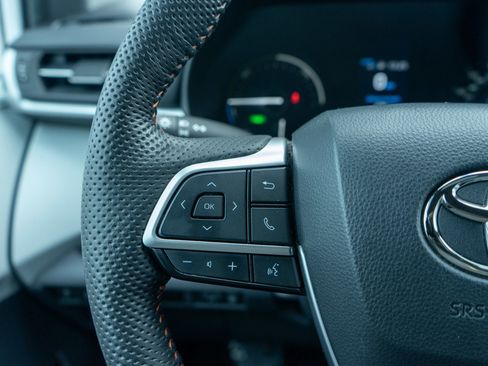 Used 2024 Toyota Sienna XSE image 24