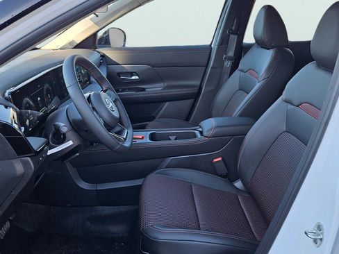New 2026 Nissan Kicks SR FWD image 10