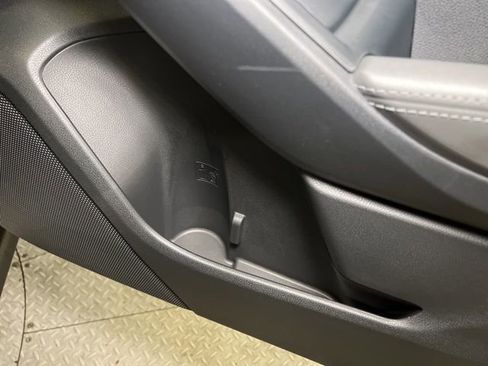 Certified 2025 Subaru Crosstrek 2.0i Premium image 57