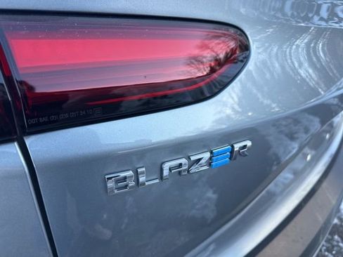 Used 2024 Chevrolet Blazer EV LT image 25