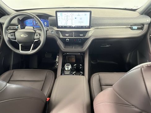 Used 2025 Ford Explorer Platinum w/ Ultimate Package AWD/4WD image 26