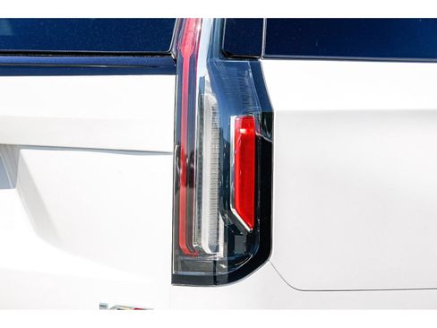 Used 2023 Cadillac Escalade ESV V w/ Heavy-Duty Trailer Package AWD/4WD image 9