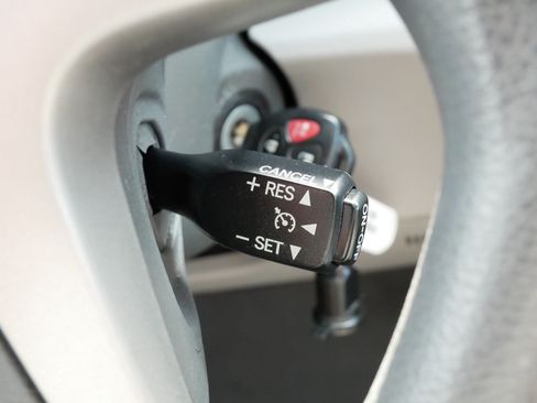 Used 2009 Toyota Camry LE FWD image 25