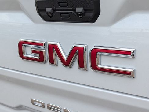 New 2026 GMC Sierra 1500 Denali w/ Denali Reserve Package AWD/4WD image 13