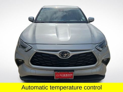 Used 2024 Toyota Highlander LE FWD image 10