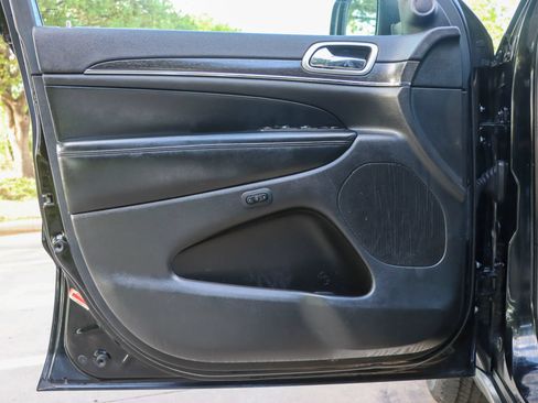 Used 2018 Jeep Grand Cherokee Limited RWD image 12