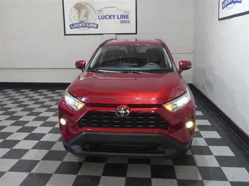 Used 2021 Toyota RAV4 XLE AWD/4WD image 3