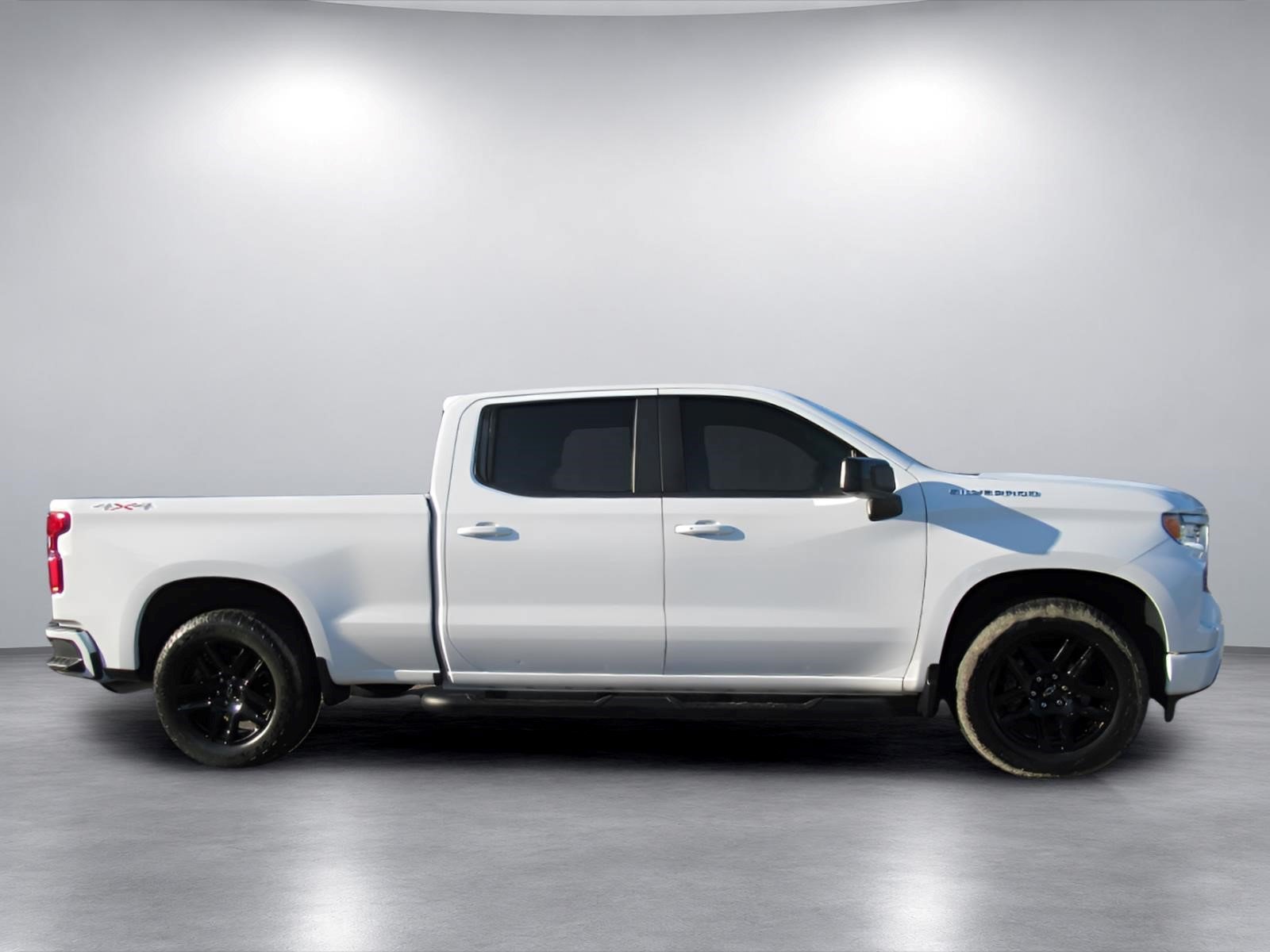 Used 2024 Chevrolet Silverado 1500 RST w/ Protection Package AWD/4WD image 2