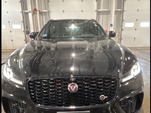 Used 2023 Jaguar F-PACE SVR image 5