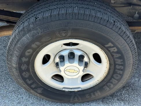 Used 2013 Chevrolet Express 2500 RWD image 11