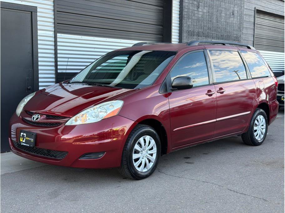 Used 2009 Toyota Sienna CE FWD image 5