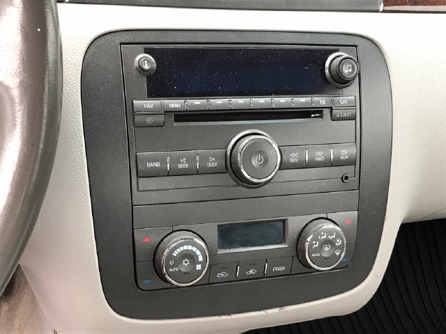 Used 2011 Buick Lucerne CXL w/ Driver Confidence Package FWD image 7