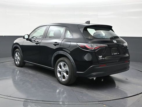 Used 2023 Honda HR-V LX image 3