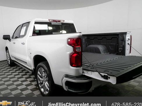 Used 2023 Chevrolet Silverado 1500 High Country w/ High Country Premium Package AWD/4WD image 31