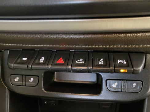Used 2019 GMC Canyon SLT w/ Driver Alert Package RWD image 12
