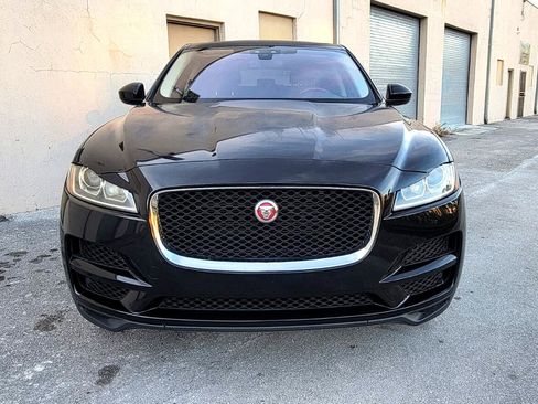 Used 2018 Jaguar F-PACE Premium image 5