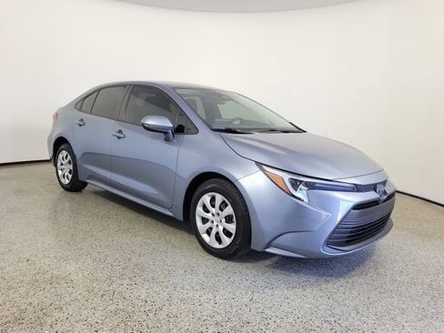 Used 2023 Toyota Corolla LE FWD image 4