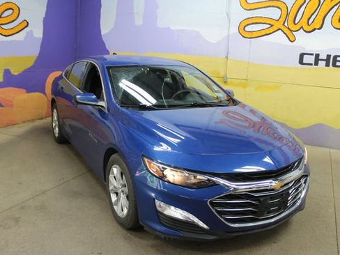 Used 2023 Chevrolet Malibu LT FWD image 2