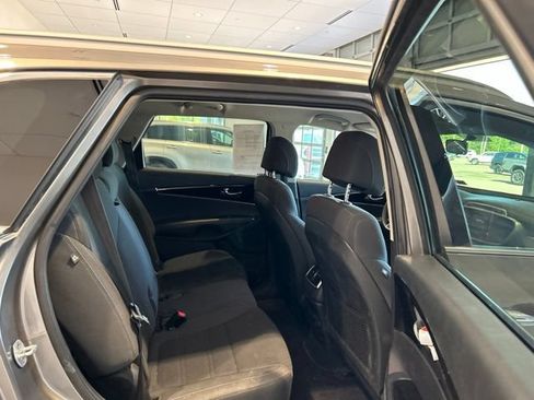Used 2017 Kia Sorento AWD image 16