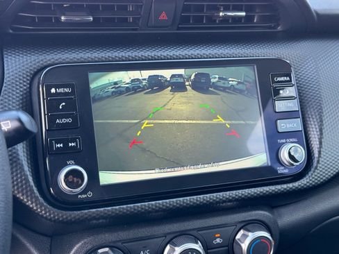 Used 2024 Nissan Kicks SV image 28