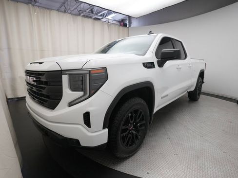 Used 2023 GMC Sierra 1500 Elevation w/ X31 Off-Road Package AWD/4WD image 12