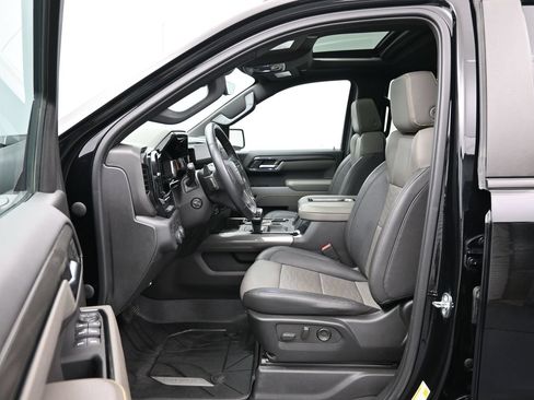 Used 2022 Chevrolet Silverado 1500 ZR2 w/ Technology Package AWD/4WD image 9