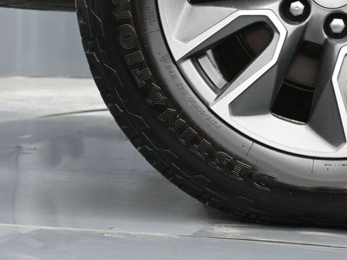 Used 2020 Chevrolet Silverado 1500 RST image 41