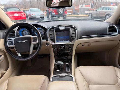 Used 2012 Chrysler 300 Limited image 9