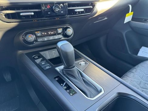 New 2026 Nissan Kicks SV w/ SV Premium Package FWD image 19