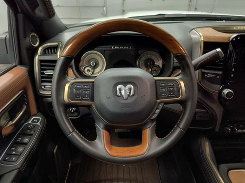 Used 2022 RAM 3500 Limited AWD/4WD image 11