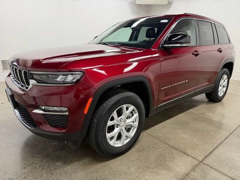 Used 2023 Jeep Grand Cherokee Limited AWD/4WD image 4