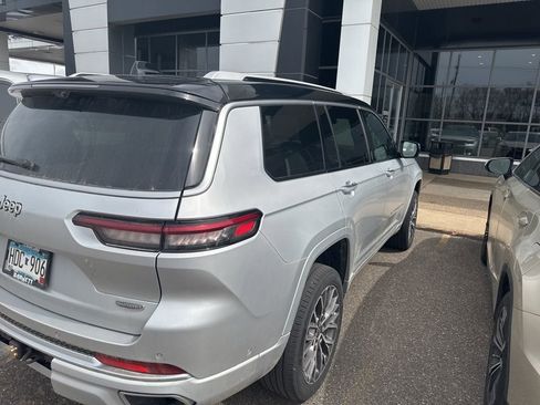 Used 2022 Jeep Grand Cherokee L Summit AWD/4WD image 9