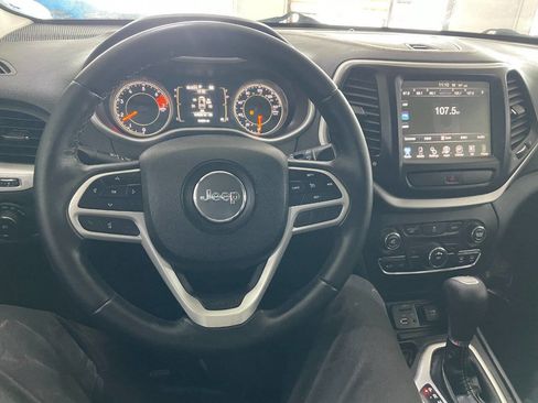 Used 2018 Jeep Cherokee Latitude Plus image 31