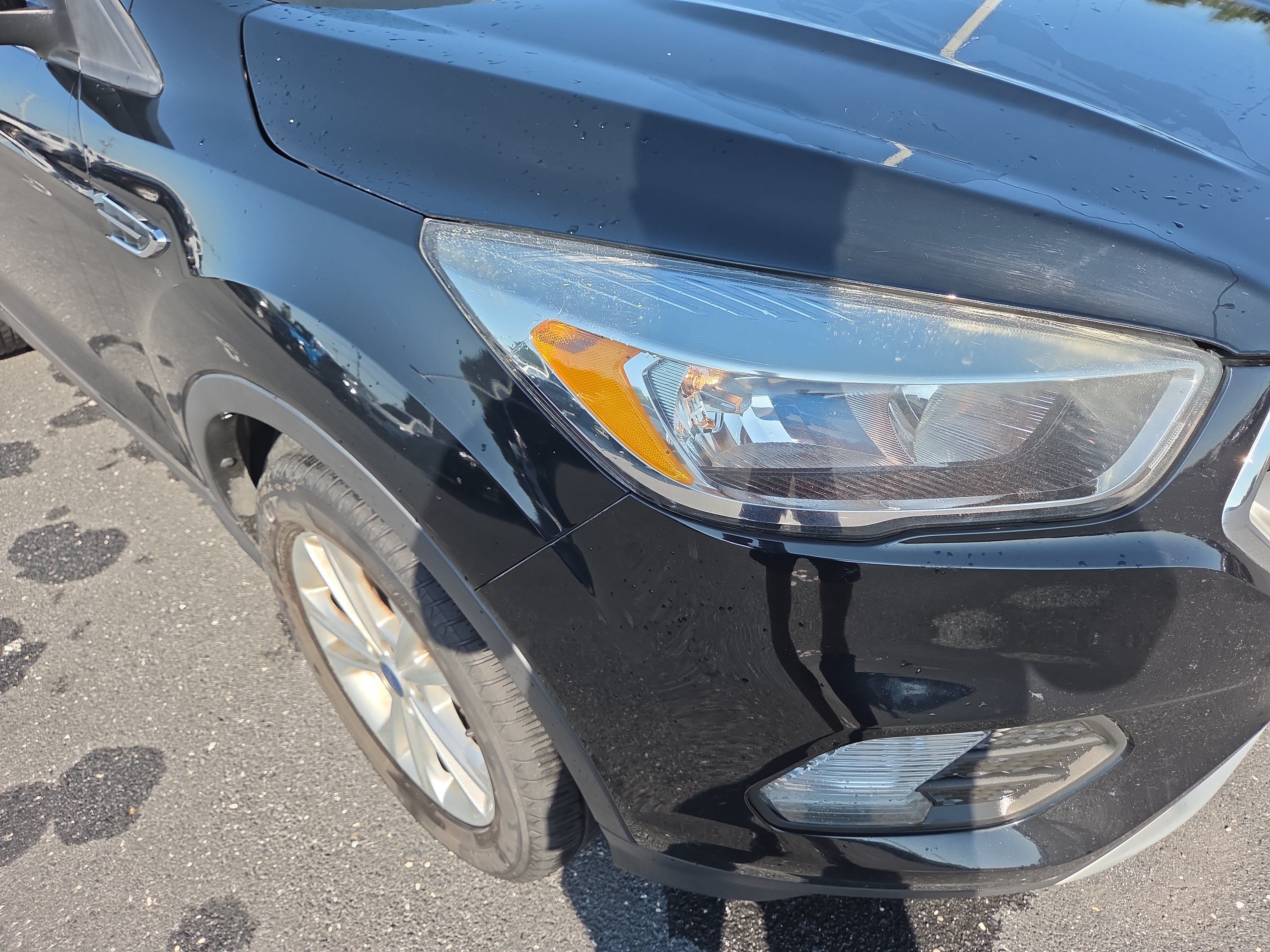 Used 2018 Ford Escape SE w/ Ford Safe & Smart Package AWD/4WD image 19