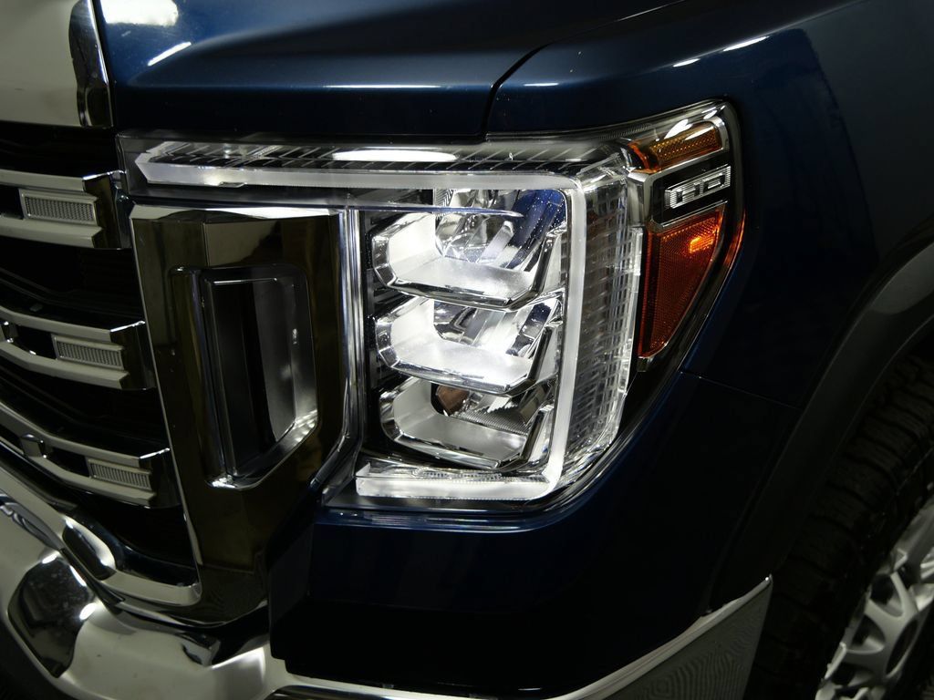 Used 2021 GMC Sierra 2500 SLE w/ X31 Off-Road Package AWD/4WD image 11