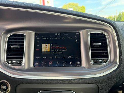 Used 2019 Dodge Charger SXT AWD/4WD image 20