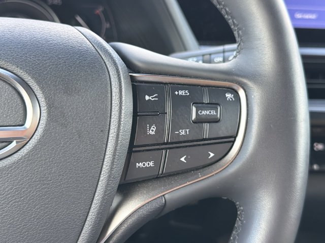 Used 2023 Lexus UX 250h AWD w/ Premium Package image 28