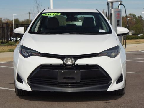 Used 2018 Toyota Corolla LE image 22