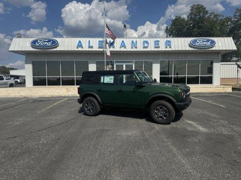 New 2025 Ford Bronco 4-Door image 1