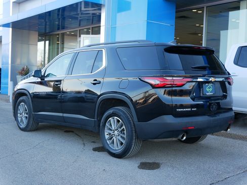 Certified 2023 Chevrolet Traverse LT w/ Rear Camera Mirror Package image 4