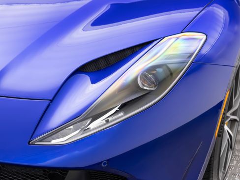 Used 2020 Ferrari 812 Superfast RWD image 66